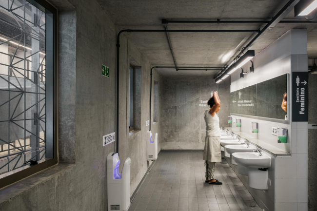 ������������ ����� SESC 24 de Maio. ���� � Nelson Kon