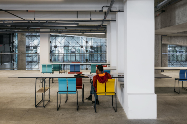 ������������ ����� SESC 24 de Maio. ���� � Nelson Kon