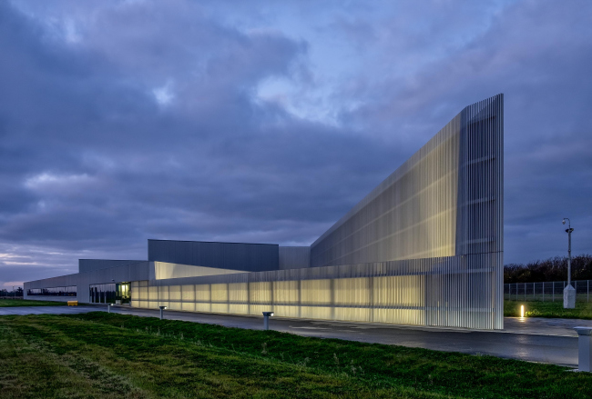 Nucleus, ����� ����������� ������� ���������� � �������� ��������, � ����. ���� � broad daylight ltd. ������������� RIAS