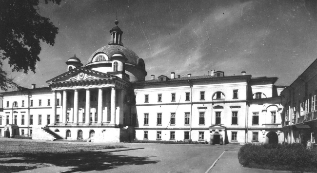The historical building of the City Clinic #1 named after Nikolai Pirogov, Photo courtesy by Asadov Bureau