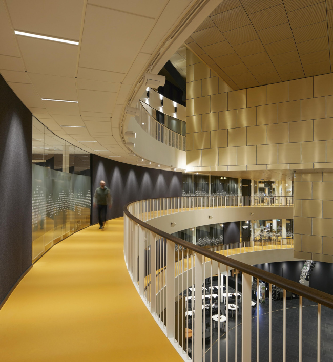 ������ ������. ���� � Hufton + Crow