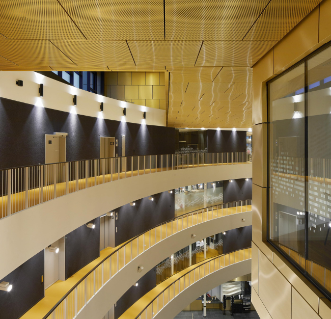 ������ ������. ���� � Hufton + Crow