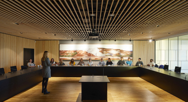 ������ ������. ���� � Hufton + Crow