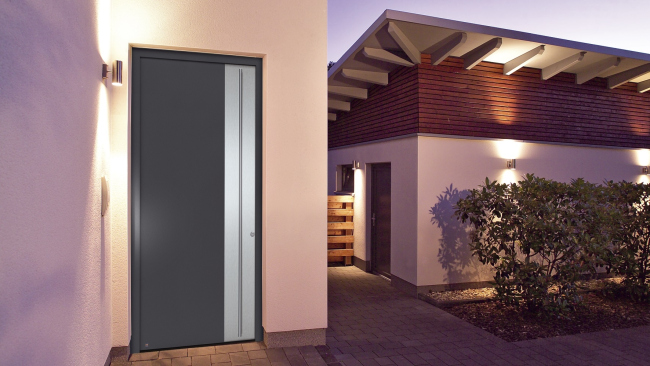 ����������� ������� ����� Hörmann ThermoSafe � ������������� ������������� UD �� 0,8 ��/(�2∙K), � ����� � �������� ���������� RC�3. ������ ��� ������ ������������ ����� ������� �� 2,5 ������ � Hörmann