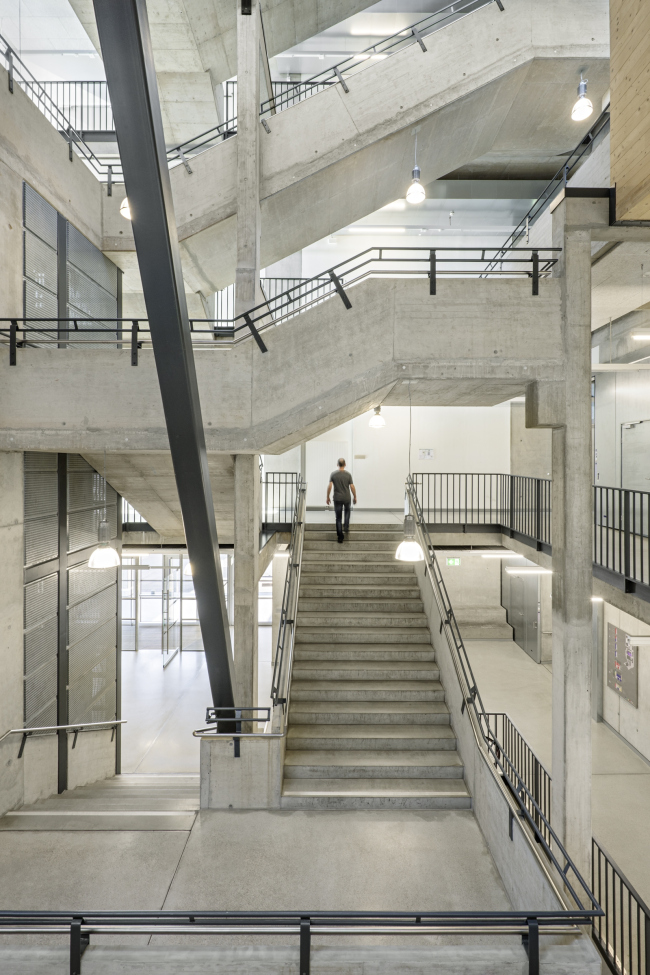 ������ ����������� � ���������� ������ ��� ����-�����-�����. ���� � Hertha Hurnaus