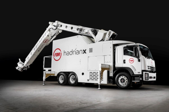 ����� Hadrian X. ���������� ������������� ��������� Fast Brick Construction