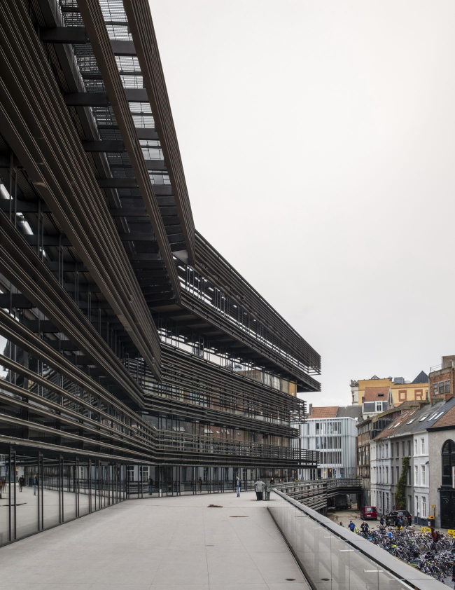 ���������� �� ���� � �����, �������. ������ RCR Arquitectes � Coussée & Goris architecten. ���������� � Hisao Suzuki