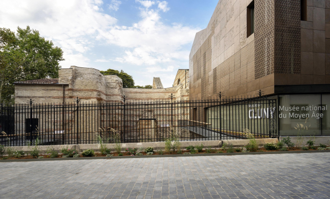 Новый вход и вестибюль музея Клюни © C&#233;lia Uhalde