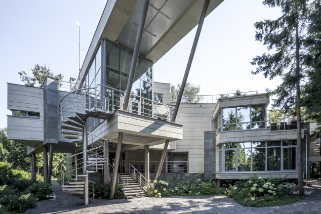 The ZEPPELIN House. Studio of Roman Leonidov  Photo courtesy by the architect