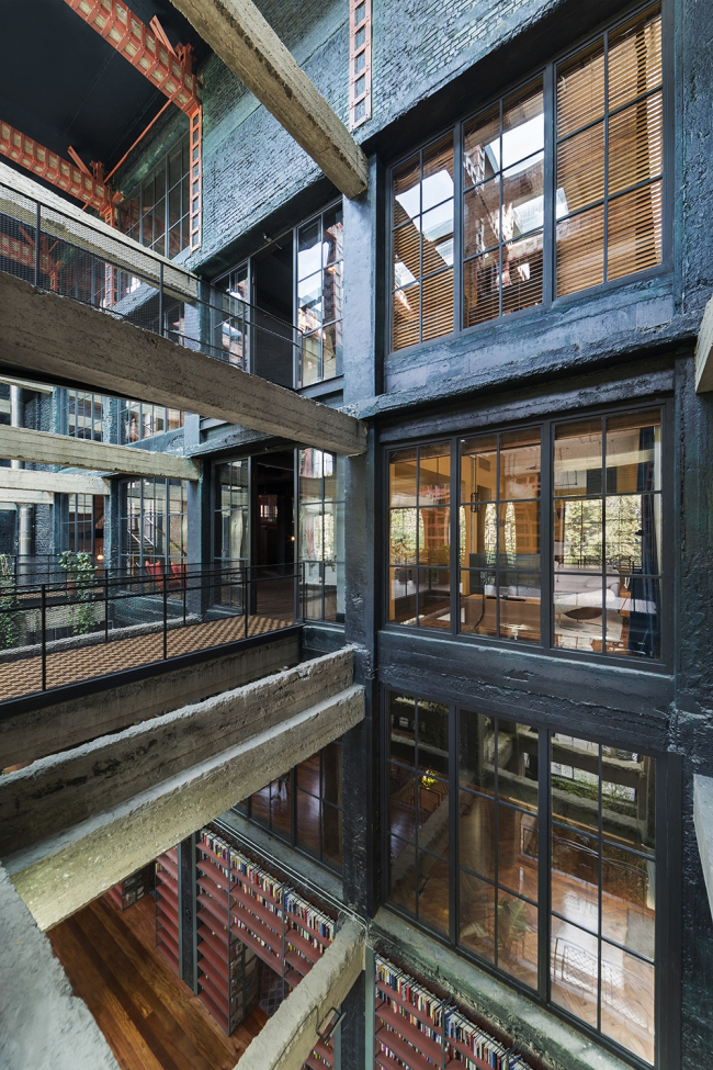 ����� Stamba, �������. �����. ���������� ������������� ��������� Adjara Group