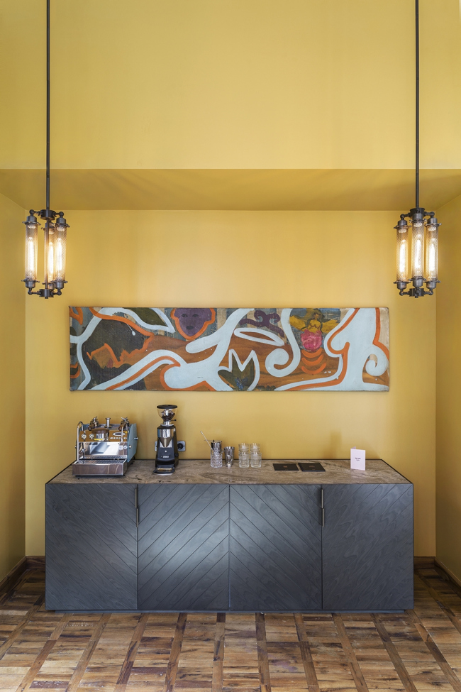 ����� Stamba, �������. ������. ���������� ������������� ��������� Adjara Group