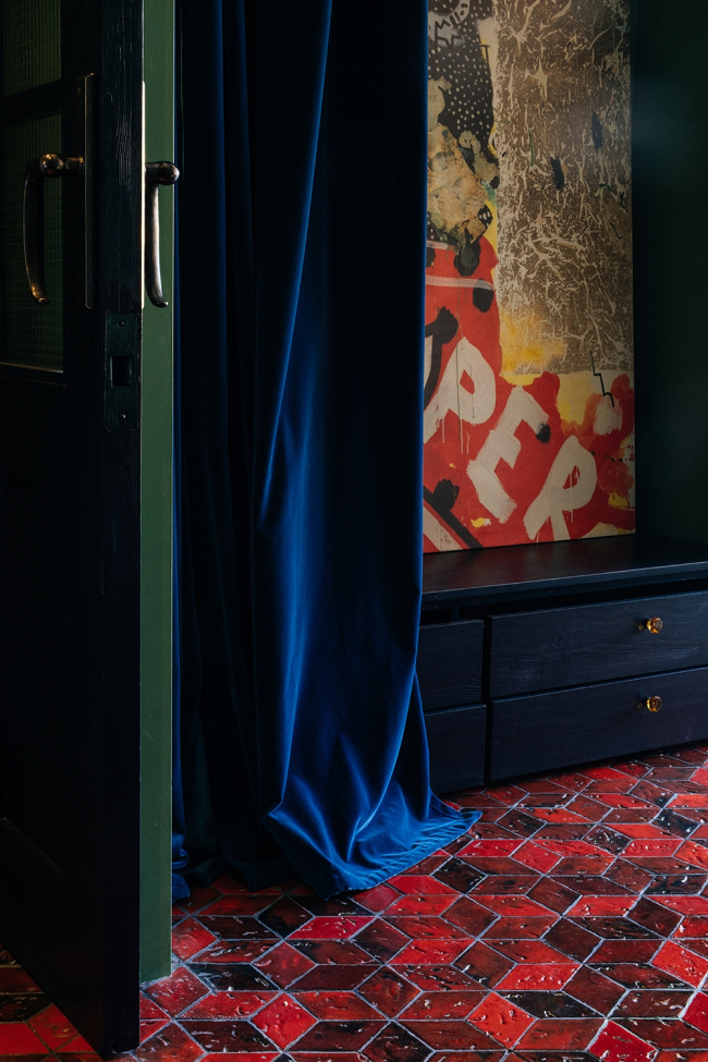 ����� Stamba, �������. ���������� ������������� ��������� Adjara Group