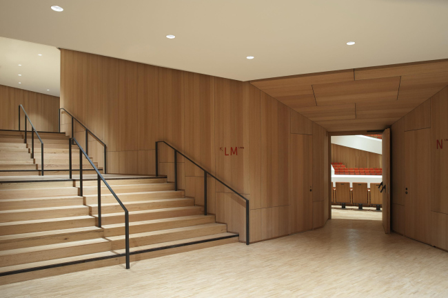 ������ �������� � �������� � �������������. ���� � Christian Gahl /gmp Architects