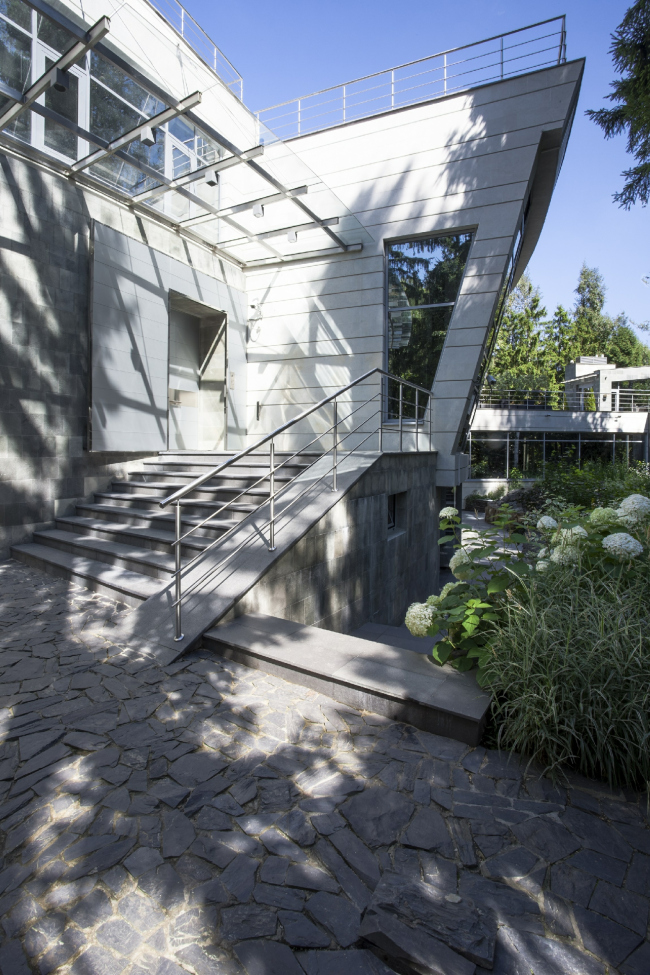 The ZEPPELIN residence � Studio of Roman Leonidov