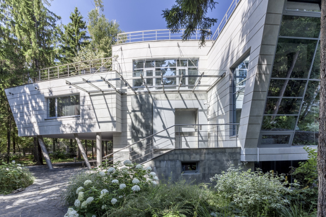 The ZEPPELIN residence � Studio of Roman Leonidov