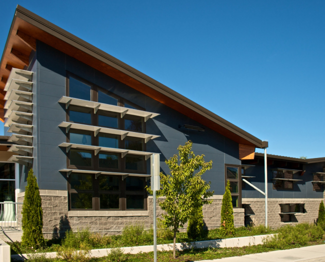 ������������ ����� High Point Neighborhood Center. �������� �������� ������ KMEW. ����������� ������������� ��������� ���-����������� 