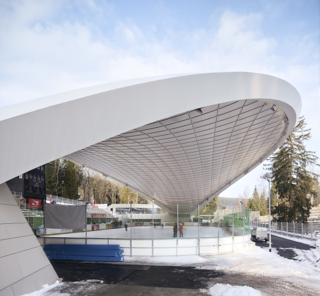 ������� ������� Schierker Feuerstein Arena. ���� � Michael Moser