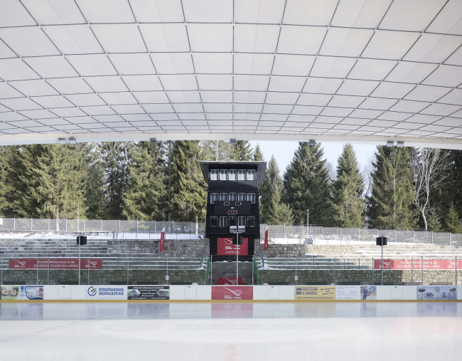 ������� ������� Schierker Feuerstein Arena. ���� � Michael Moser