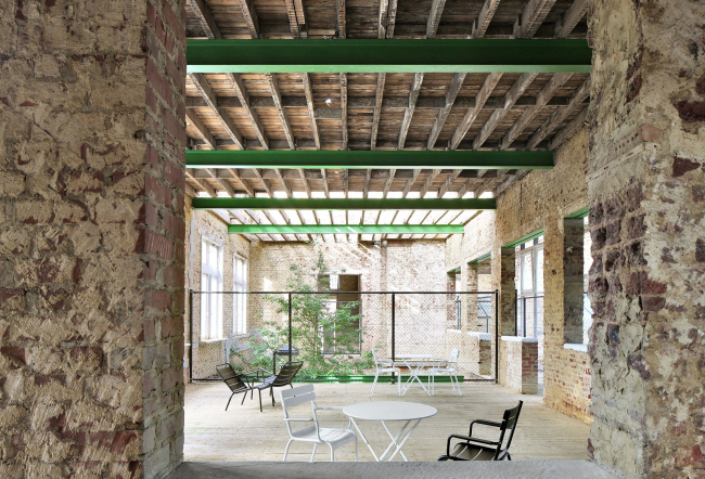 ��������������� ����� Caritas. ���� � Filip Dujardin