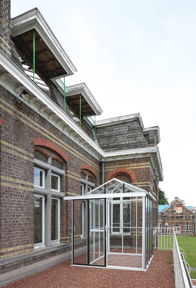 ��������������� ����� Caritas. ���� � Filip Dujardin