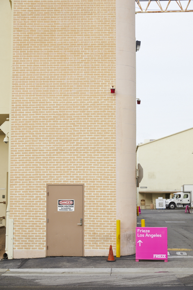 Frieze Los Angeles. ������ wHY. ���������� � Yoshihiro Makino