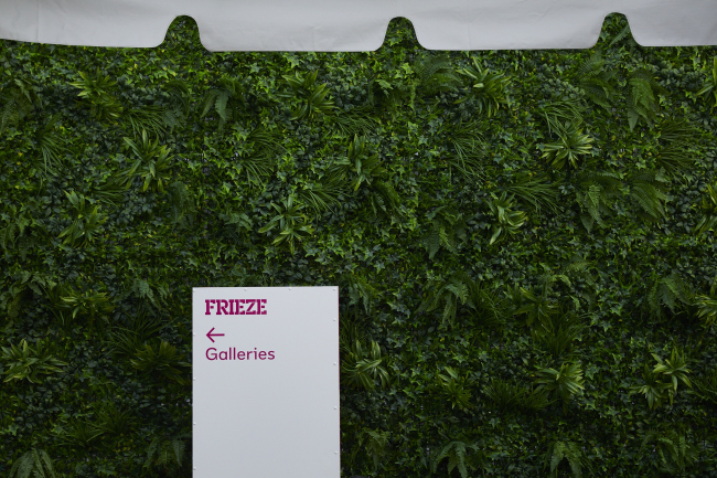 Frieze Los Angeles. ������ wHY. ���������� � Yoshihiro Makino