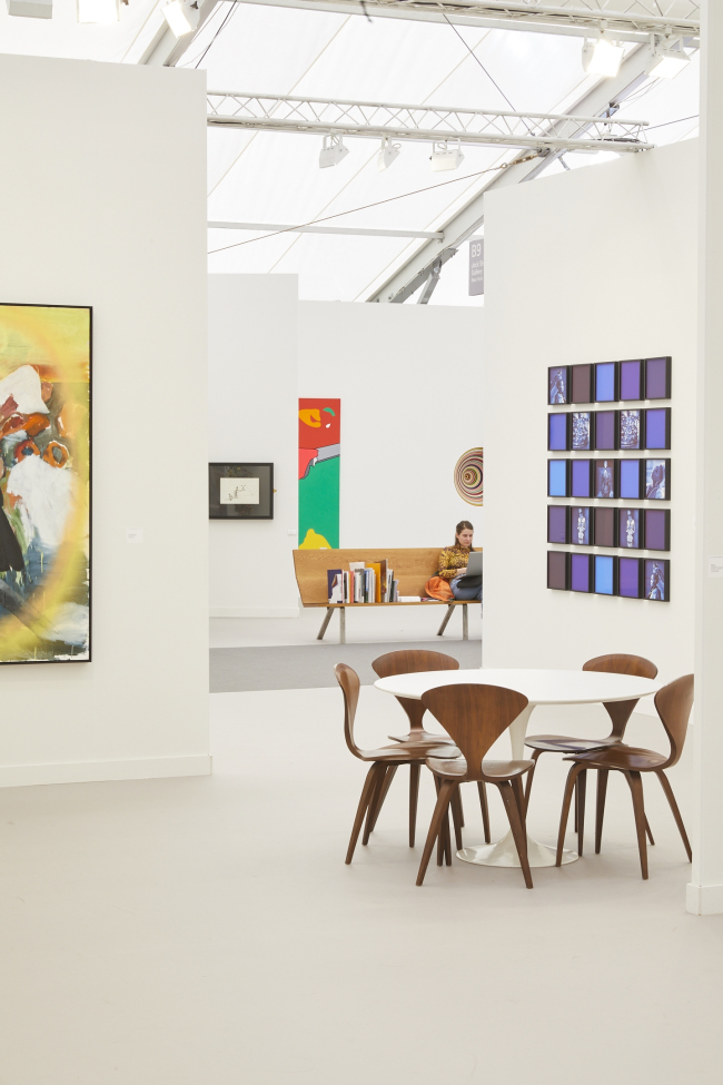 Frieze Los Angeles. ������ wHY. ���������� � Yoshihiro Makino