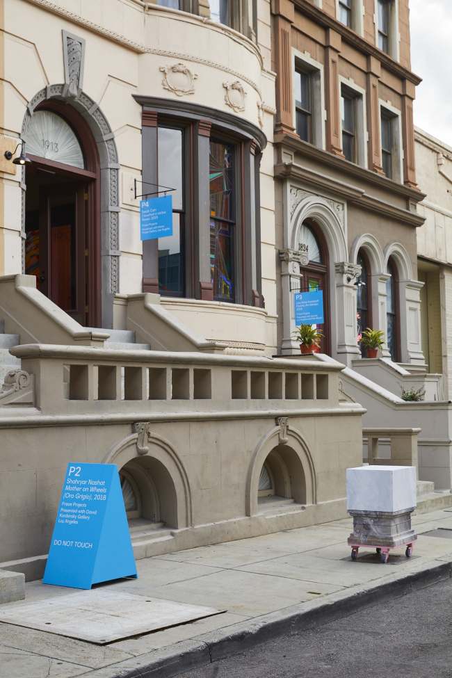 Frieze Los Angeles. ������ wHY. ���������� � Yoshihiro Makino