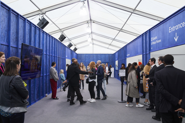 Frieze Los Angeles. ������ wHY. ���������� � Yoshihiro Makino