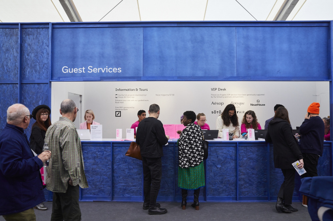 Frieze Los Angeles. ������ wHY. ���������� � Yoshihiro Makino