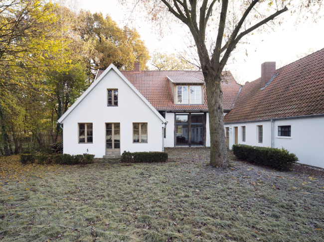 ��� ����� �������-���������� � ���������. Deeken Architekten