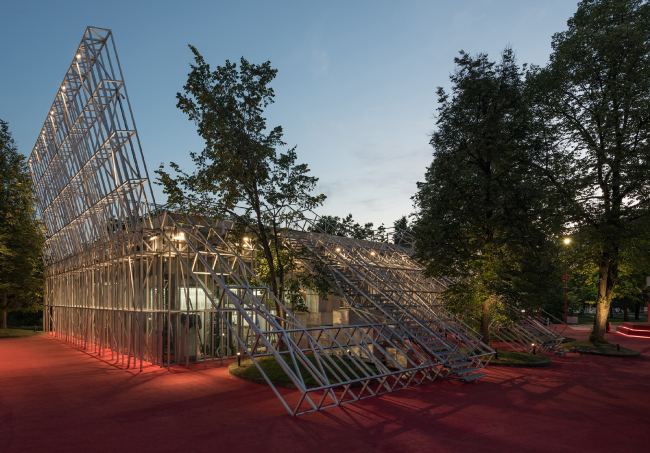 ���������� ����� Nike Box MSK