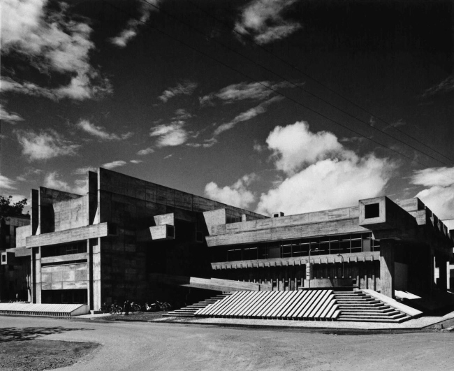 Библиотека префектуры Оита в городе Оита. 1966