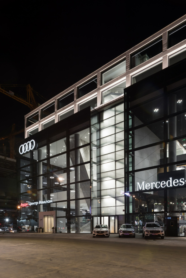    Mercedes-Benz  Audi   