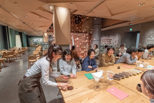 Кофейня Starbucks Reserve Roastery