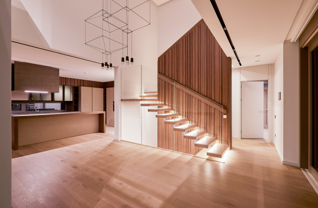 ������� ����� ��� �Stone House�