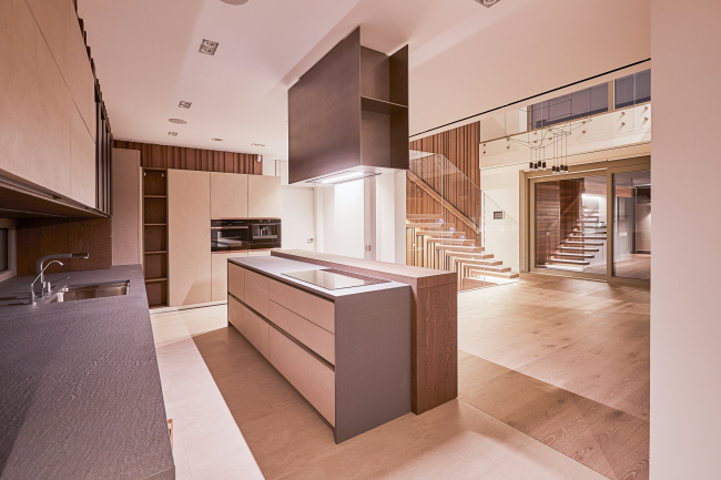 ������� ����� ��� �Stone House�