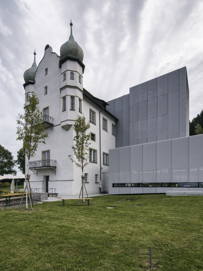 Замок Хофен – реконструкция