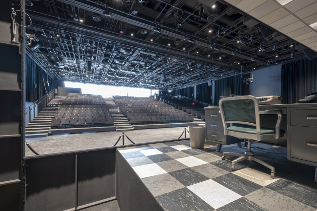���������� ����� The Shed � ������ Bloomberg. ���������� ����� Norma Jeane Baker of Troy � ���� Griffin Theater