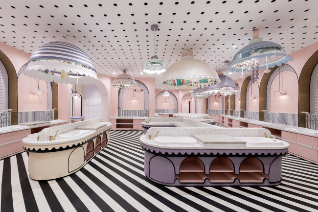 ����� �������� �������� Loong Swim Club � ������. ��������� ������� 