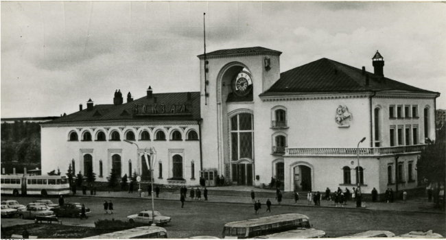 The railway station in Veliky Novgorod. 1945  1952