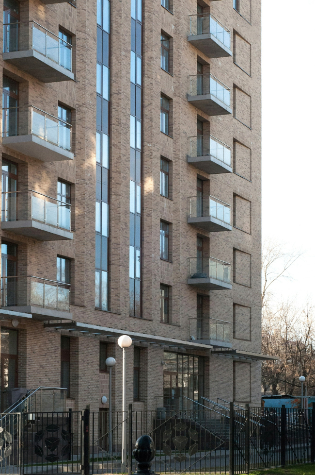 The housing complex “Shchastye na Serpukhovke”. View from the Serpukhovskoi Val Street
