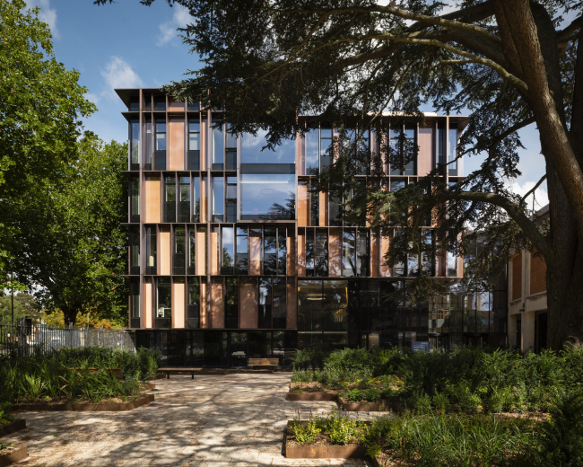 ������ Beecroft ������������ ������������. 
Hawkins\Brown