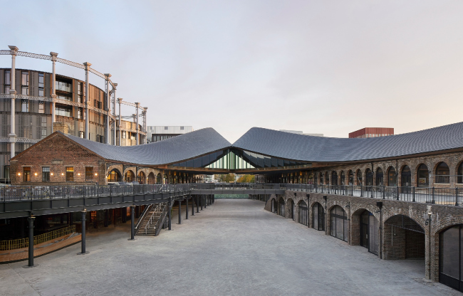   Coal Drops Yard, . 
Heatherwick Studio + BAM Design