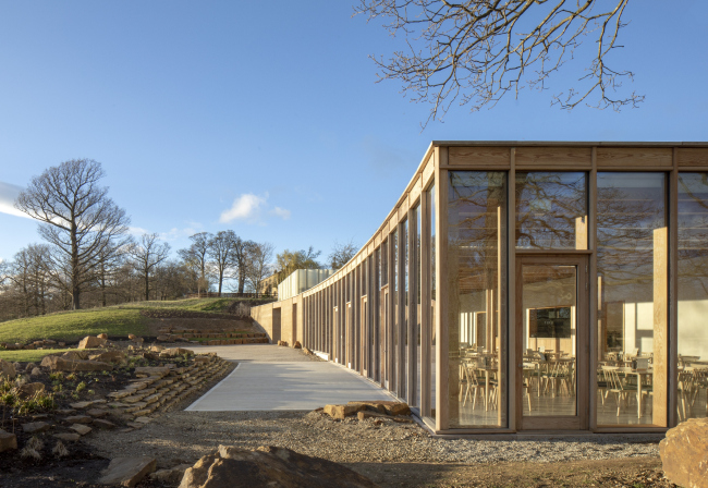 �������������� ����� � ������� The Weston ������������ ������������� �����. 
Feilden Fowles Architects