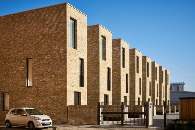 �������� ���������� Signal, ������. 
Allford Hall Monaghan Morris
