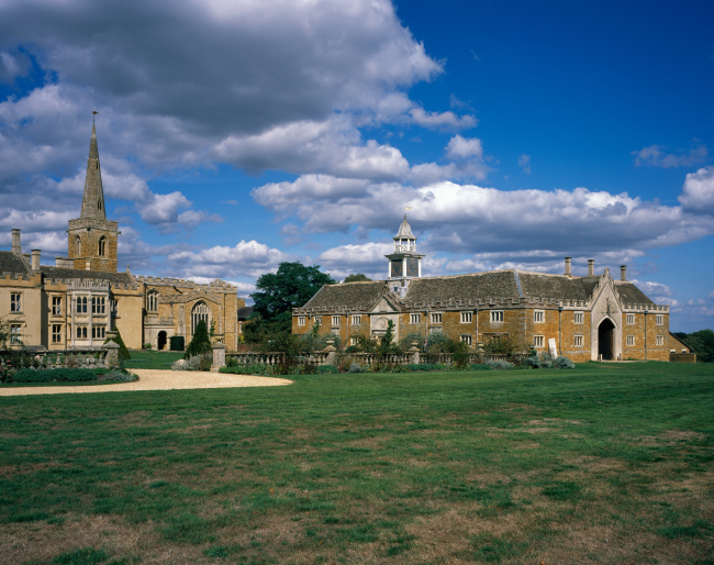 ����� ������-����, ���������. 
Witherford Watson Mann Architects