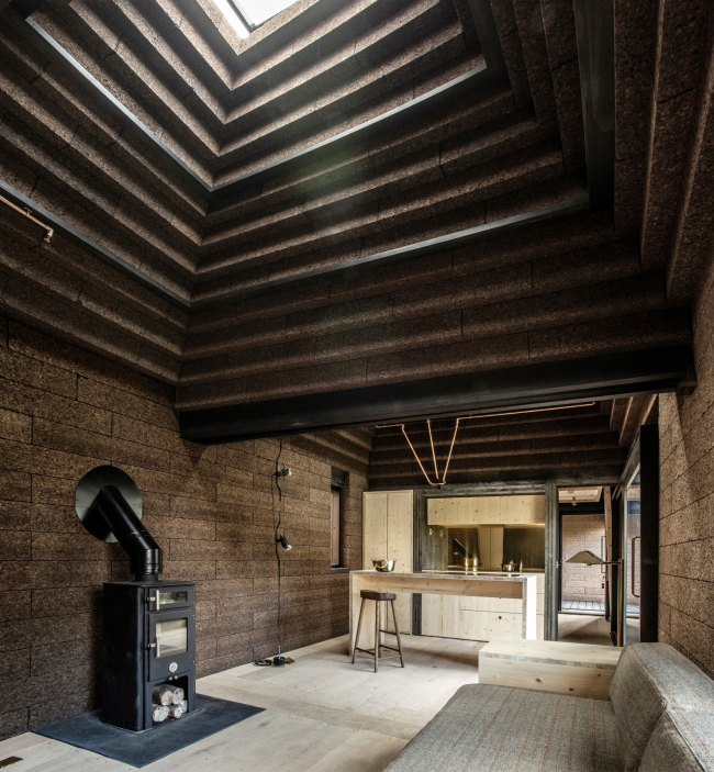 ��� Cork House (���������� ���)