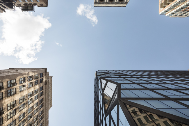 ����� �������� 121 East 22nd