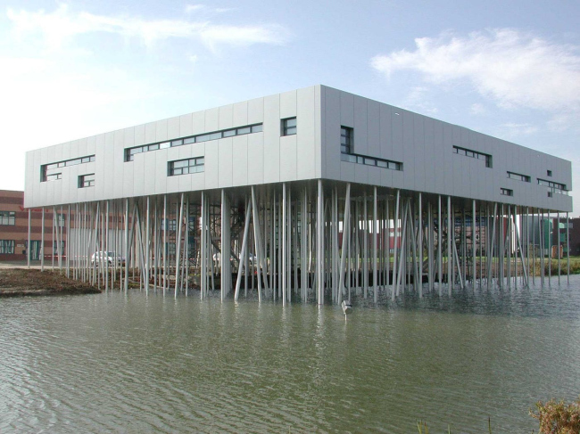 “The Aluminium Forest”, Houten